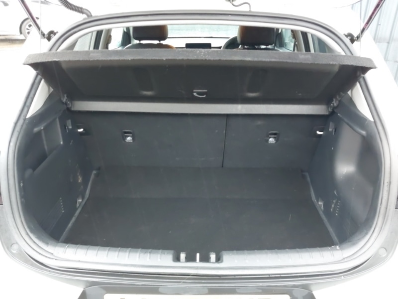 Used Kia Stonic 2023 for sale - 76771020: Photo 8