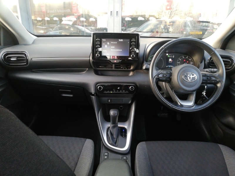 Used Toyota Yaris 2022 for sale - 77365827: Photo 2