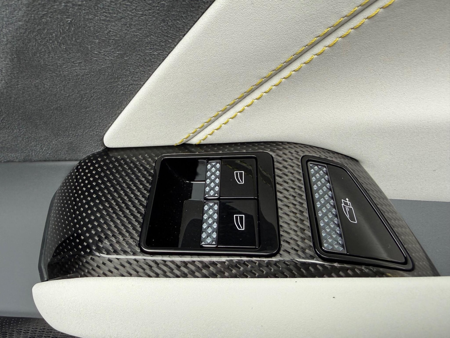 Used Lotus Emeya for sale - 78035980: Photo 32