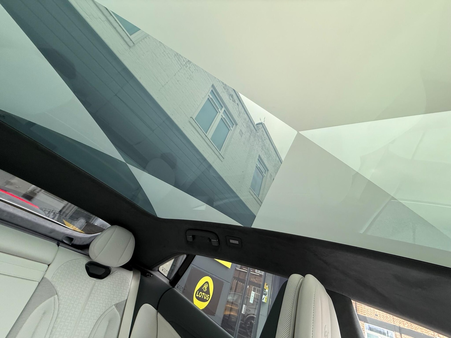 Used Lotus Emeya for sale - 78035980: Photo 33