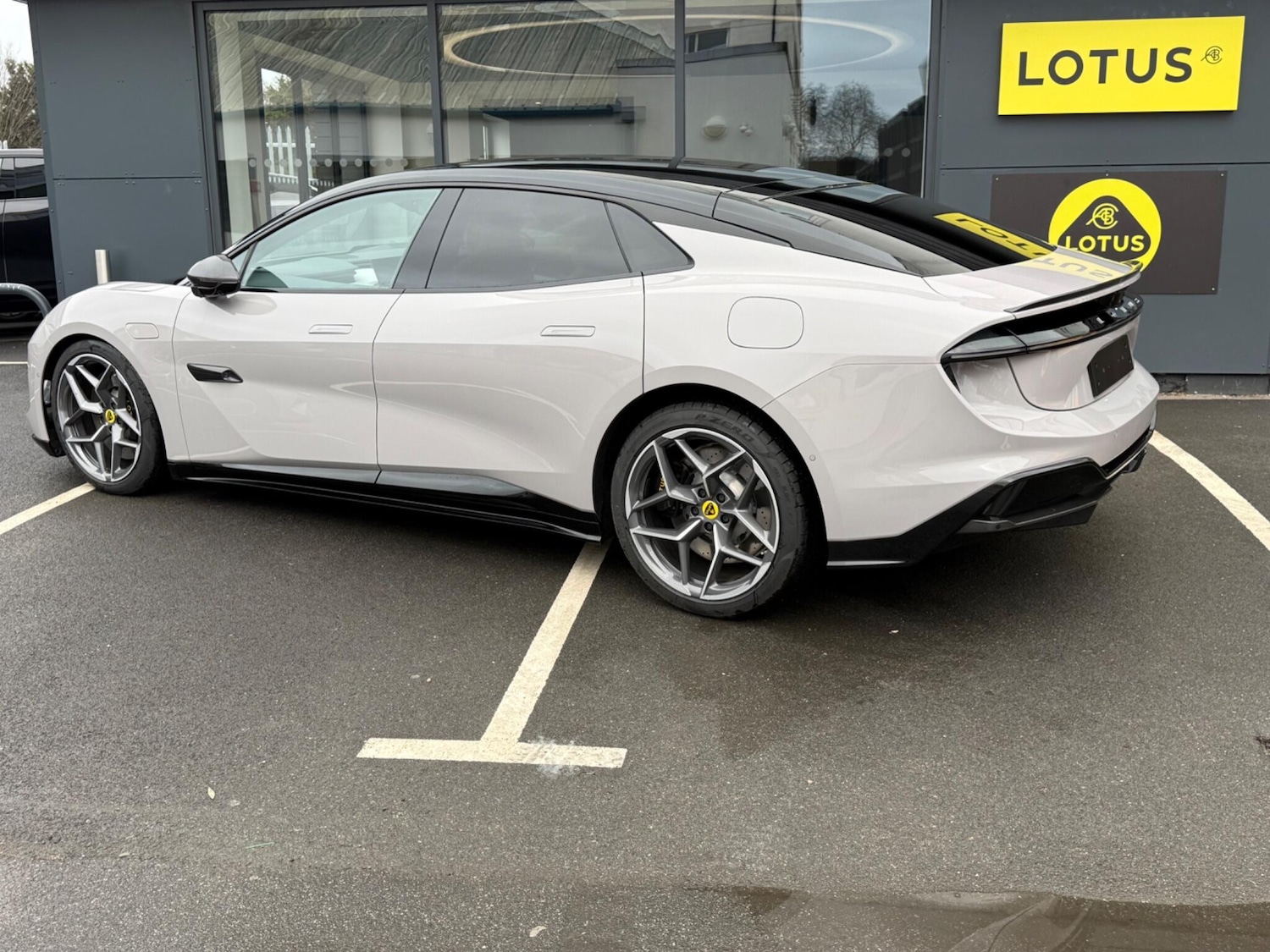 Used Lotus Emeya for sale - 78035980: Photo 4