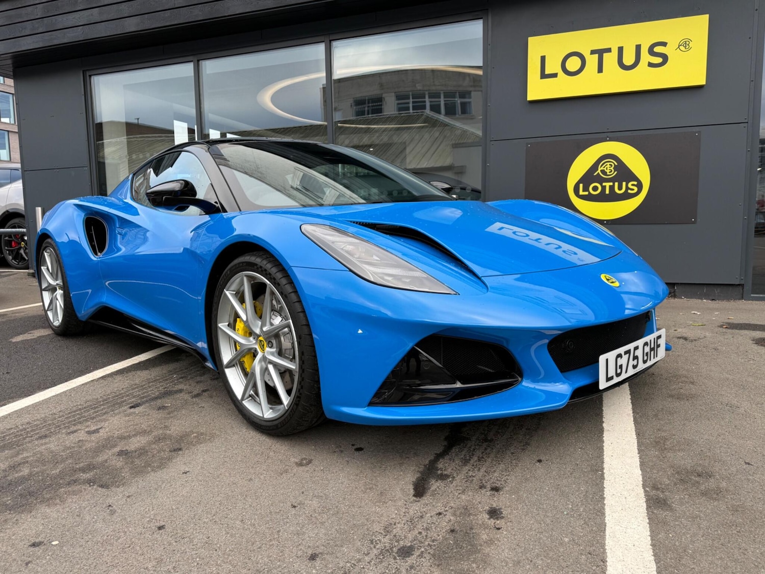 Used Lotus Emira 2025 for sale - 78035976: Photo 2