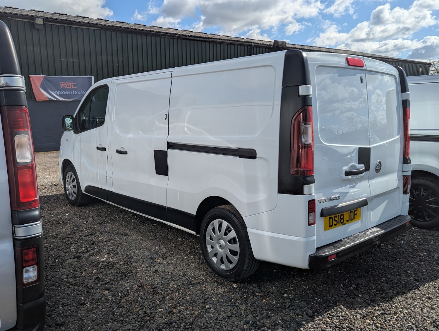 Used Vauxhall Vivaro 2018 for sale - 78026337: Photo 2