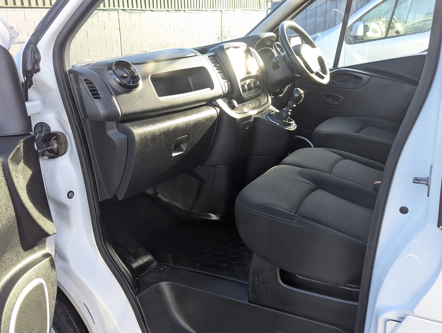 Used Vauxhall Vivaro 2018 for sale - 77222904: Photo 9