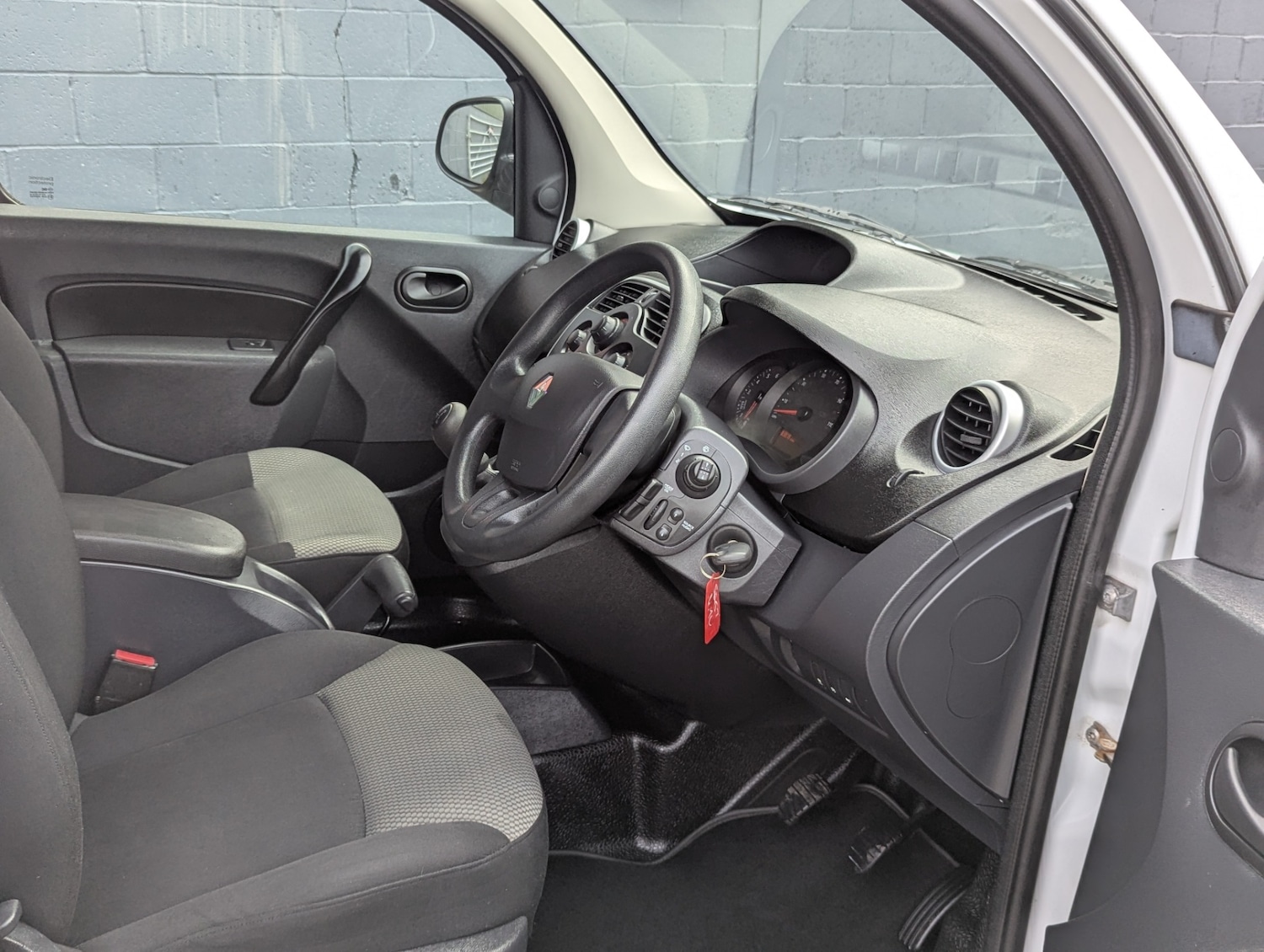 Used Renault Kangoo 2017 for sale - 76077559: Photo 9