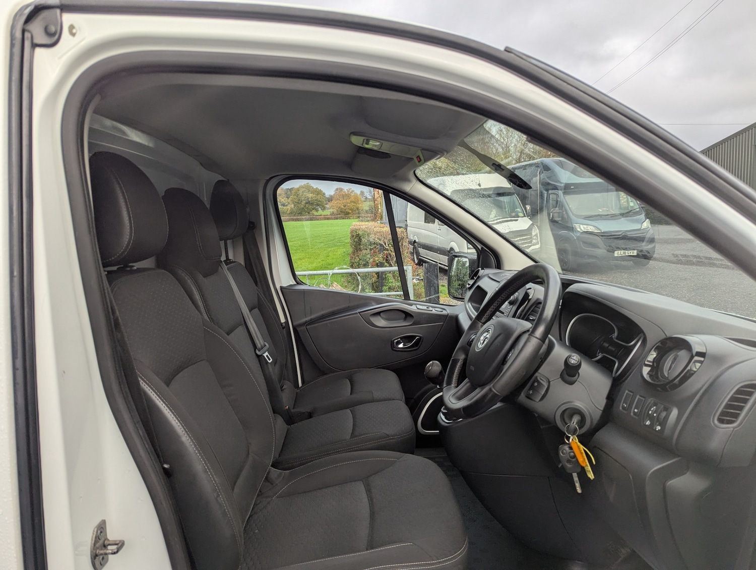 Used Vauxhall Vivaro 2018 for sale - 76490490: Photo 10