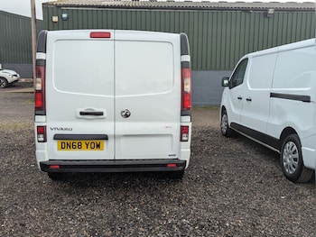 Used Vauxhall Vivaro 2018 for sale - 76490490: Photo