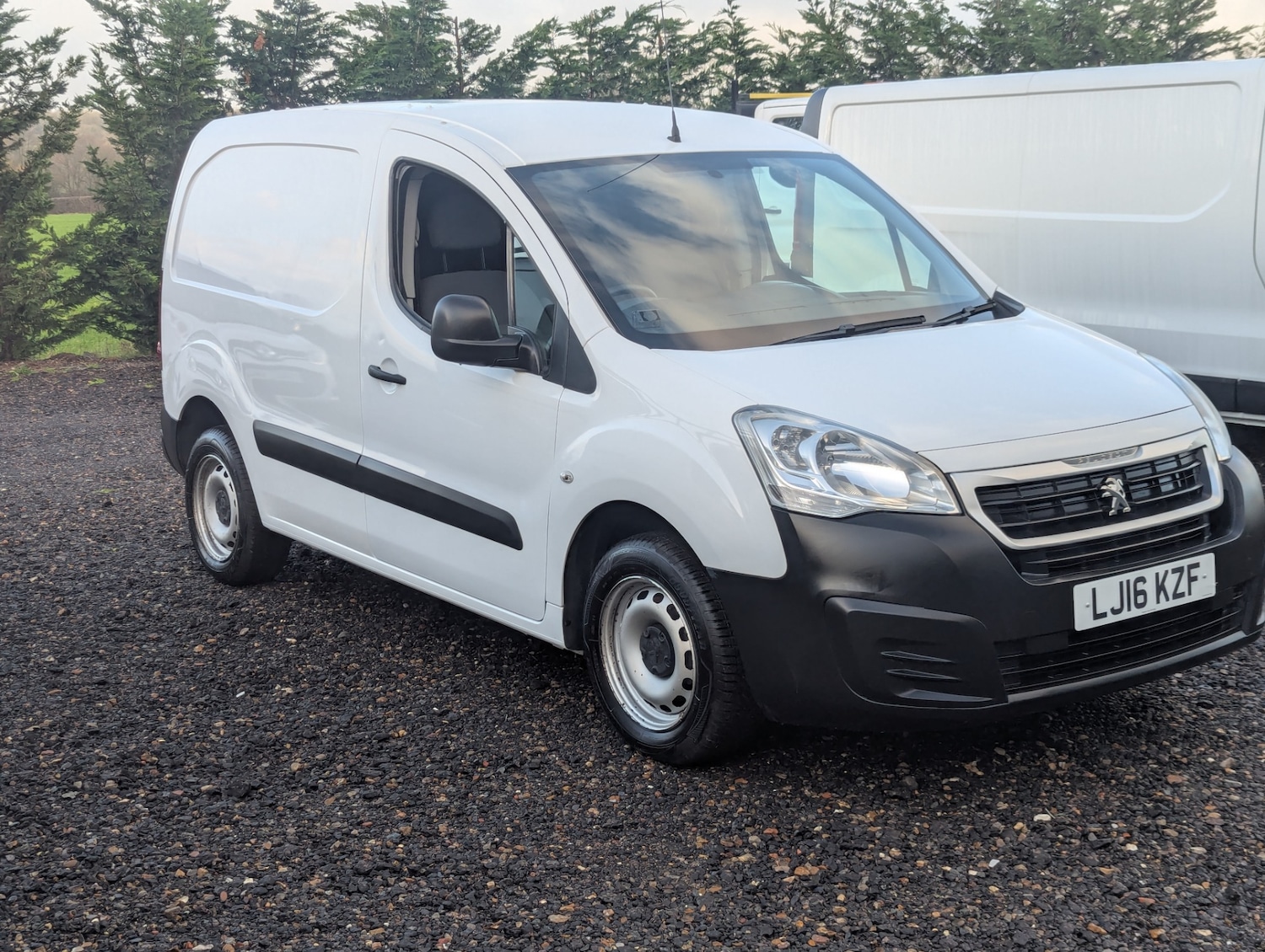 Used Peugeot Partner 2025 for sale - 76892235: Photo 16
