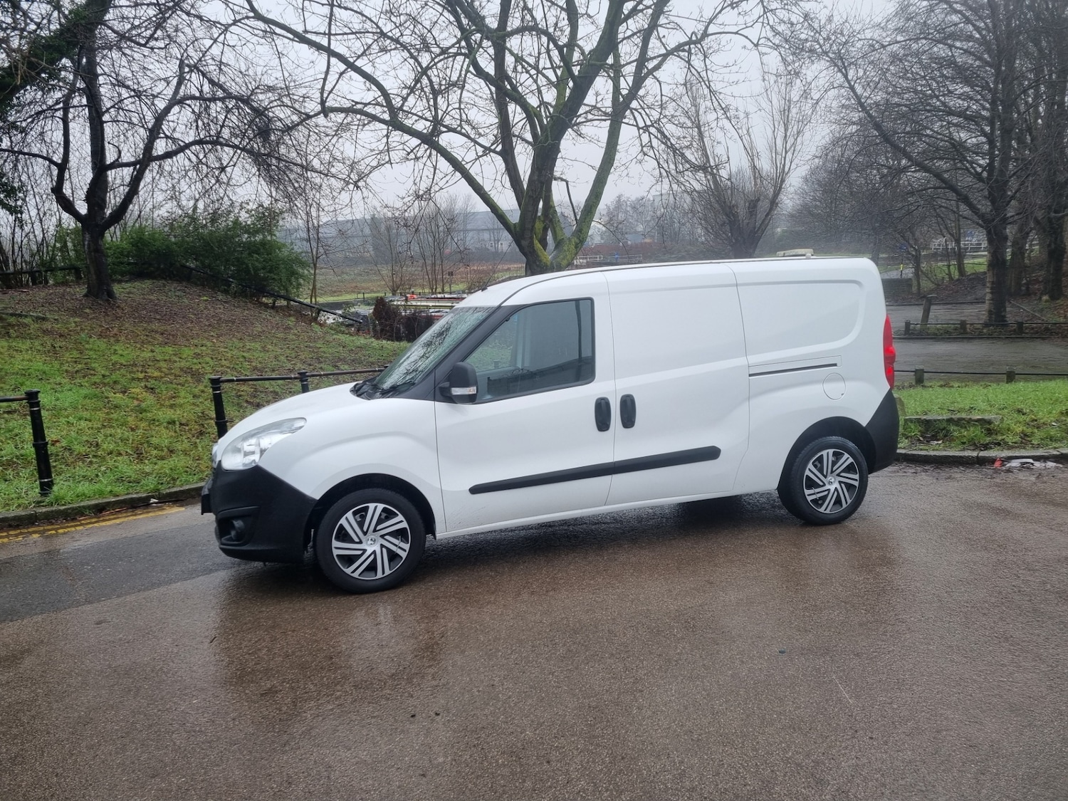 Used Vauxhall Combo 2018 for sale - 77385393: Photo 2