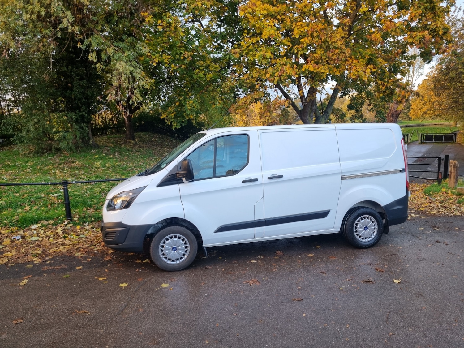 Used Ford Transit Custom 2017 for sale - 76402278: Photo 2