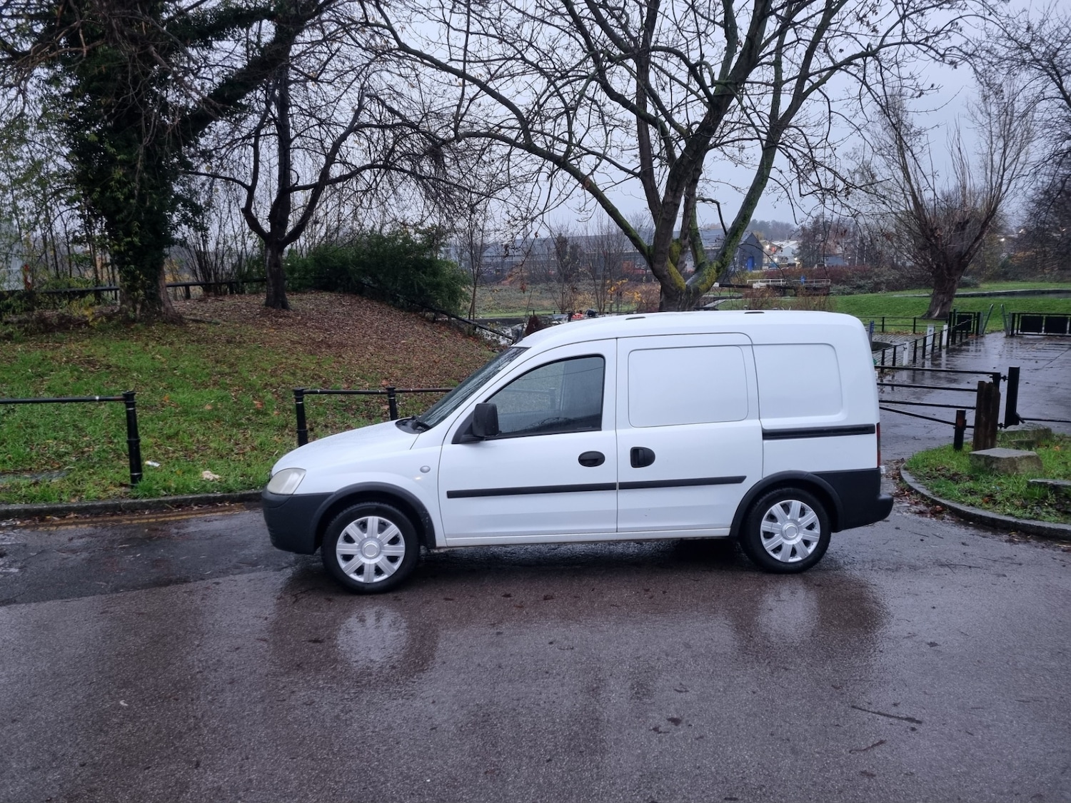 Used Vauxhall Combo 2011 for sale - 76821226: Photo 2