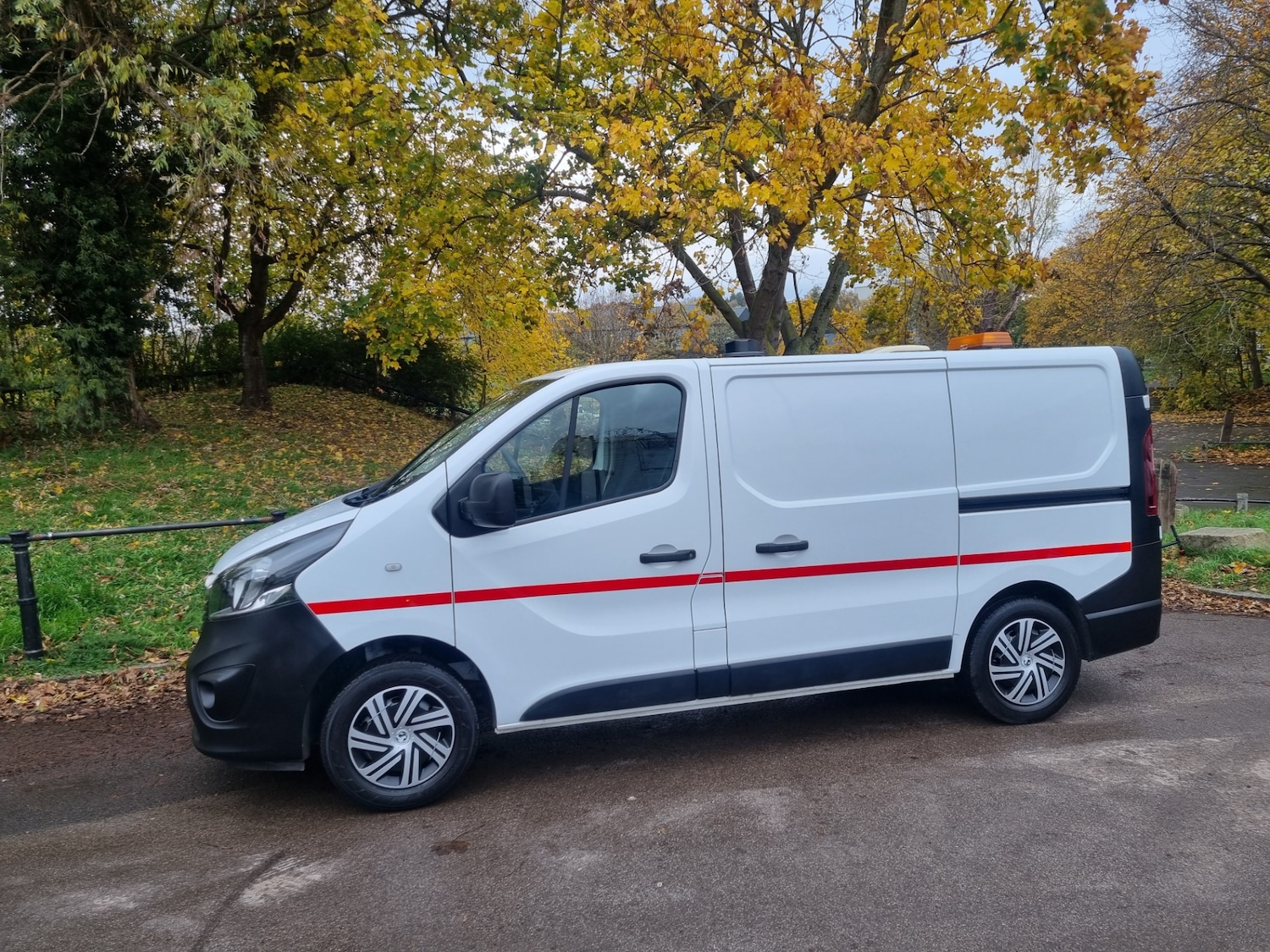 Used Vauxhall Vivaro 2017 for sale - 76470883: Photo 2