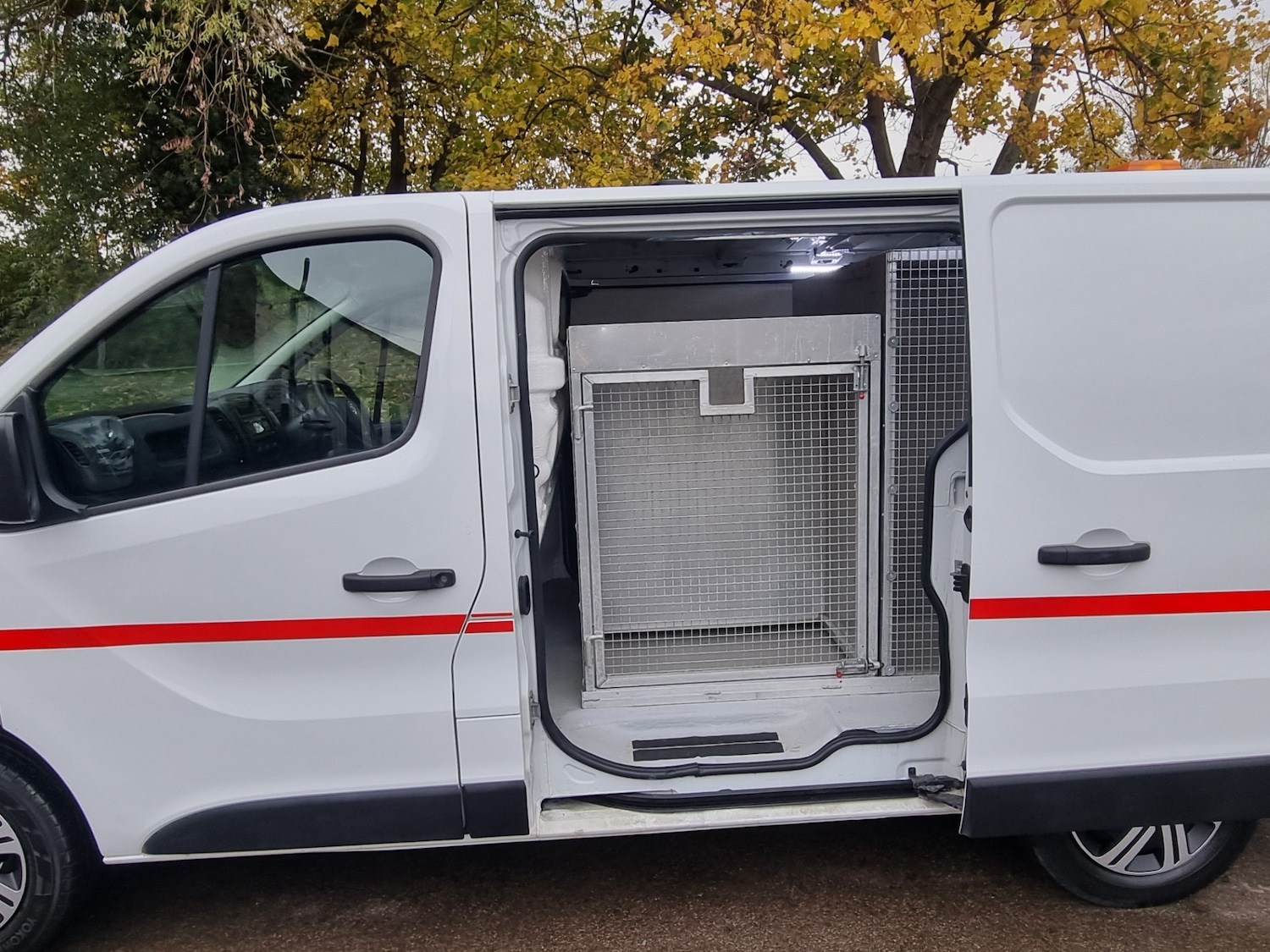 Used Vauxhall Vivaro 2017 for sale - 76470883: Photo 8