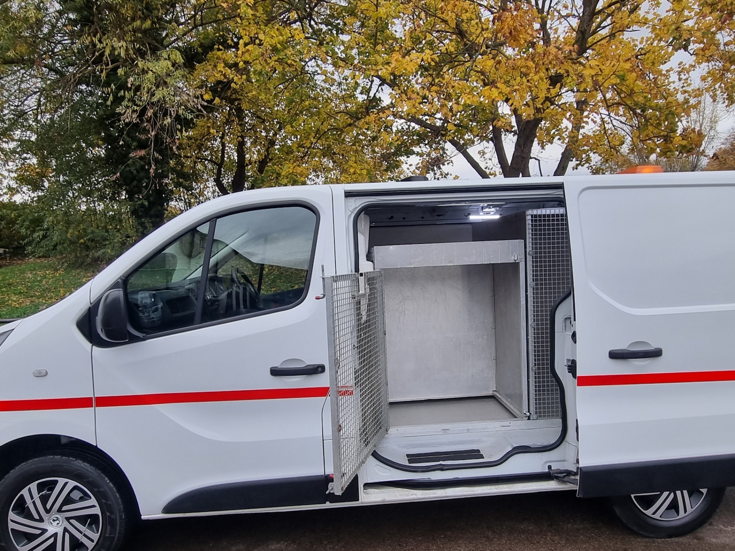 Used Vauxhall Vivaro 2017 for sale - 76470883: Photo 9