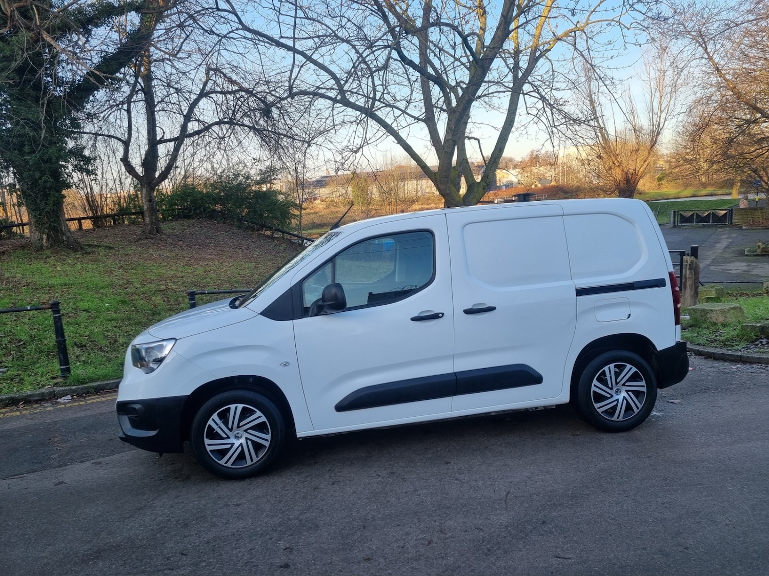 Used Vauxhall Combo 2019 for sale - 77160882: Photo 2