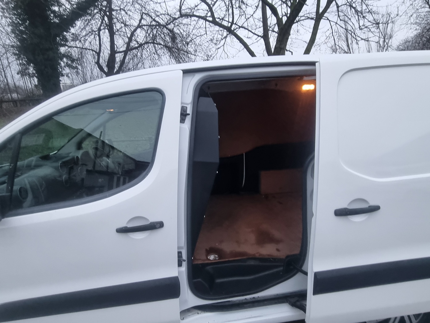 Used Peugeot Partner 2016 for sale - 77370437: Photo 8