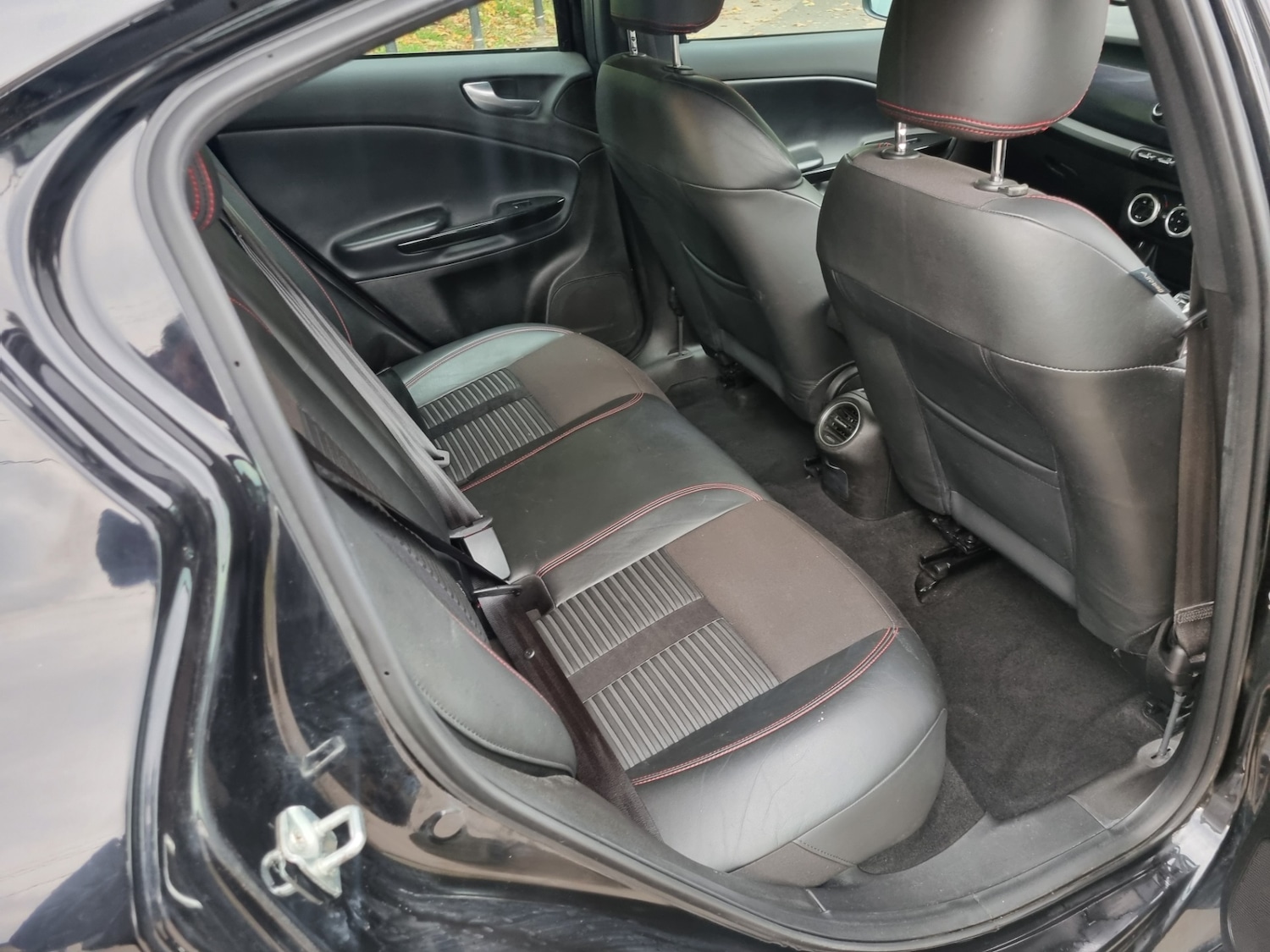 Used Alfa Romeo Giulietta 2011 for sale - 76119858: Photo 12