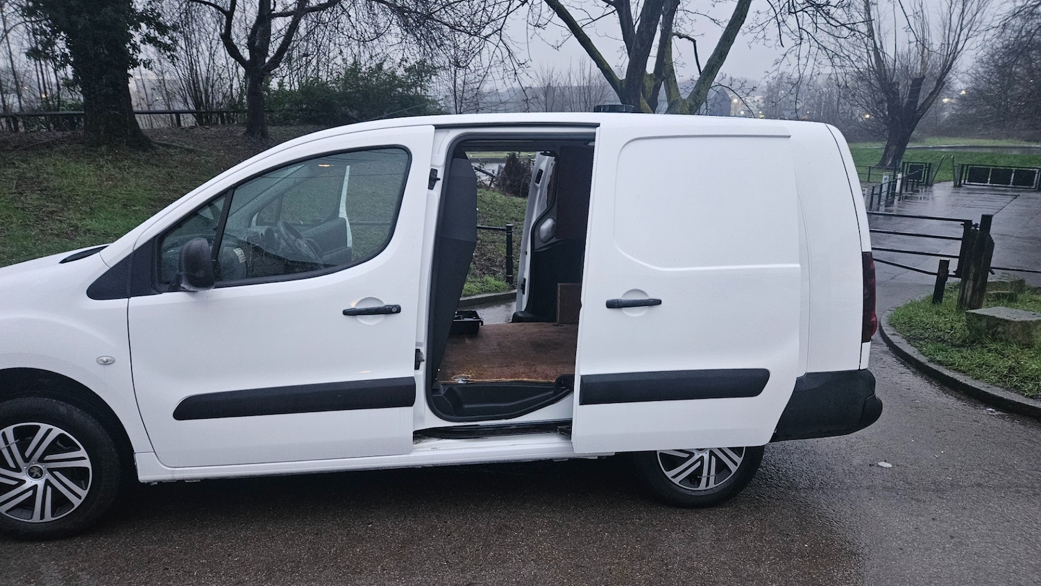 Used Peugeot Partner 2016 for sale - 77476827: Photo 4