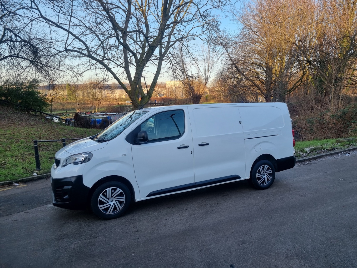 Used Peugeot Expert 2020 for sale - 77160820: Photo 2