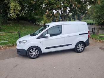 Used Ford Transit Courier 2018 for sale - 76198101: Photo