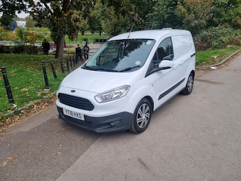Used Ford Transit Courier 2018 for sale - 76198101: Photo