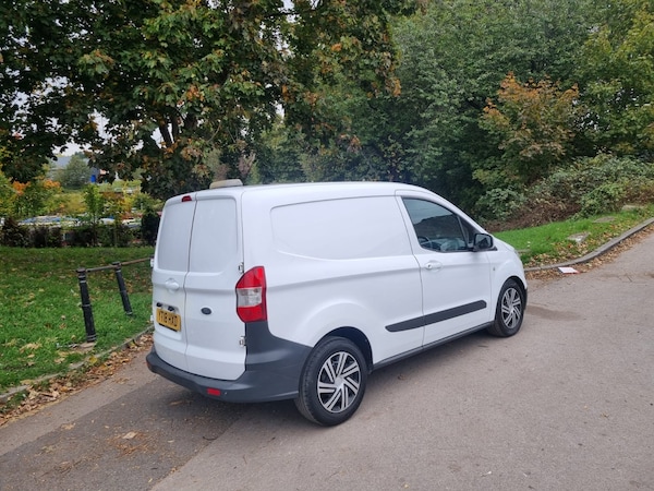 Used Ford Transit Courier 2018 for sale - 76198101: Photo 6