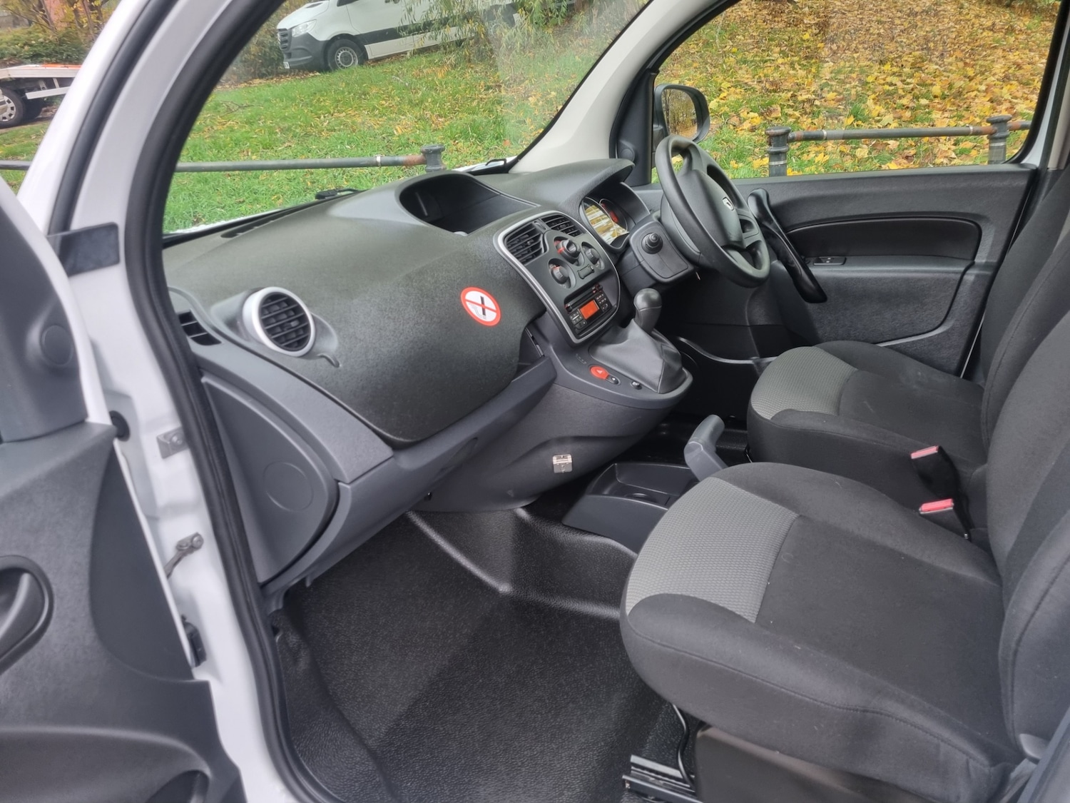 Used Renault Kangoo 2019 for sale - 76542958: Photo 9