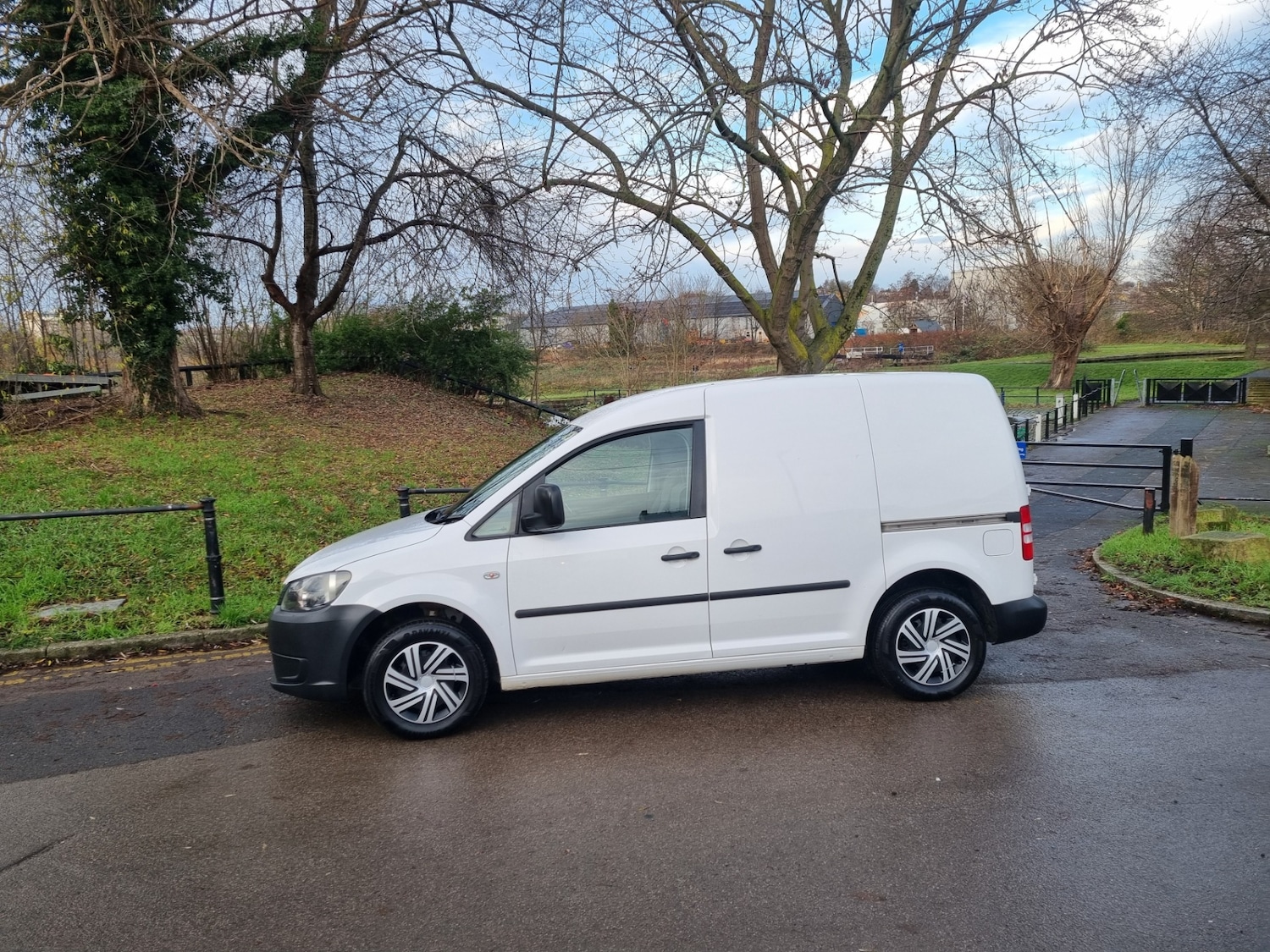 Used Volkswagen Caddy 2011 for sale - 76933404: Photo 2