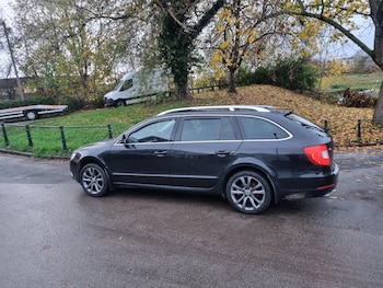 Used Skoda Superb 2013 for sale - 76547449: Photo