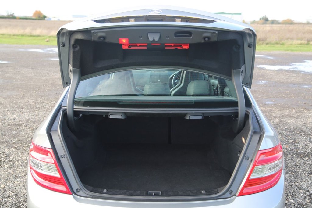 Used Mercedes-Benz C Class 2010 for sale - 76482506: Photo 26