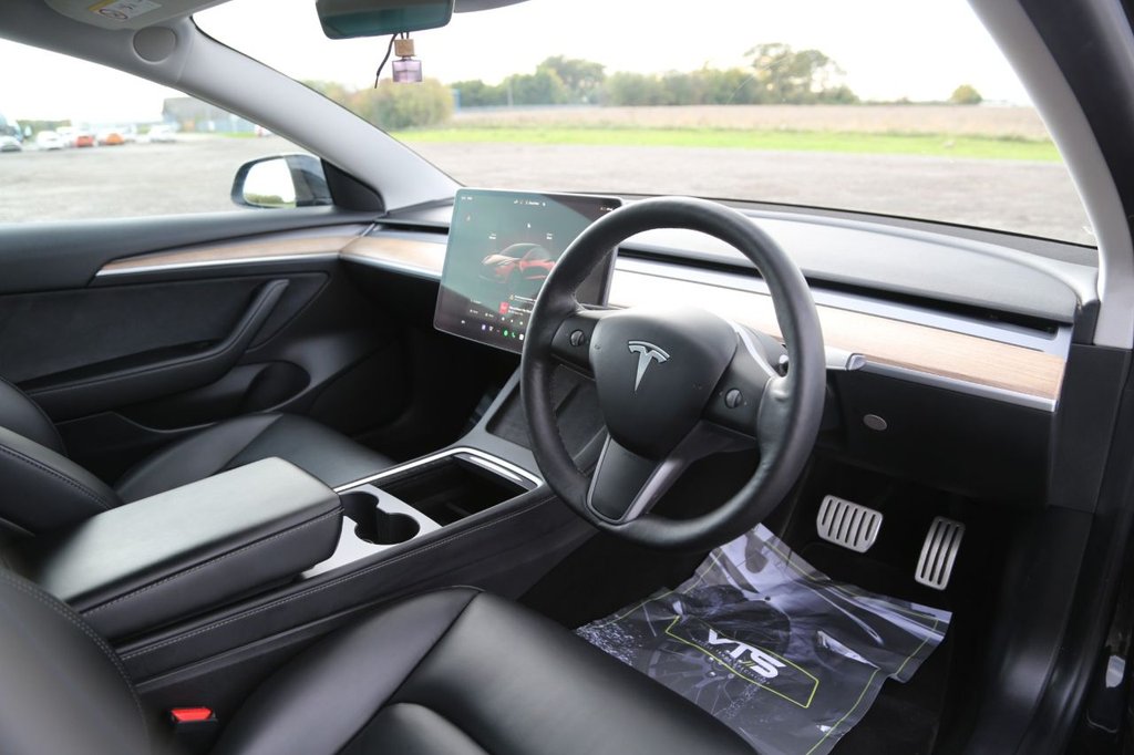 Used Tesla Model 3 2021 for sale - 76605111: Photo 2