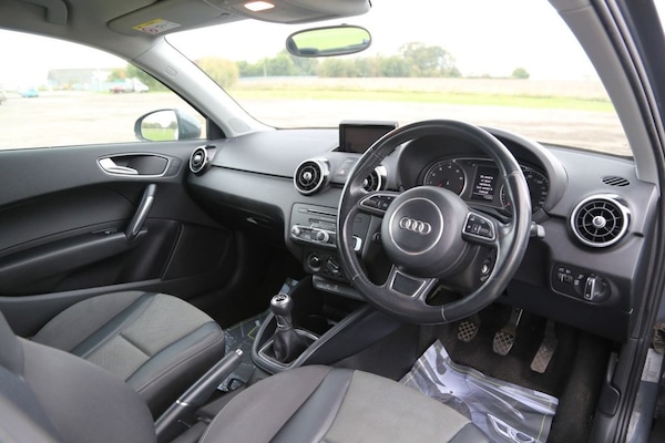 Used Audi A1 2018 for sale - 76256470: Photo 2