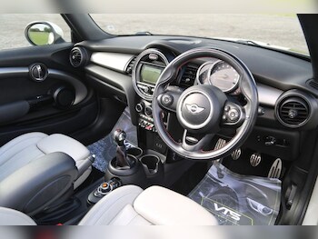 Used MINI Convertible 2017 for sale - 76117254: Photo
