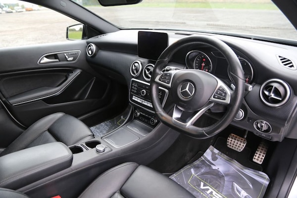 Used Mercedes-Benz A-Class 2016 for sale - 76147343: Photo 2