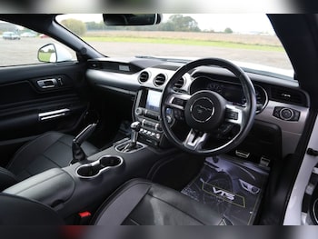 Used Ford Mustang 2018 for sale - 76185392: Photo 2