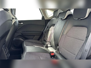 Used Renault Captur 2023 for sale - 78817788: Photo