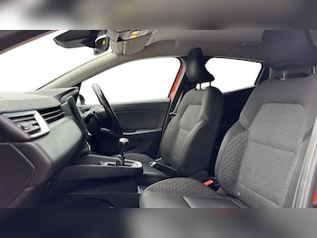 Used Renault Clio 2020 for sale - 78792232: Photo