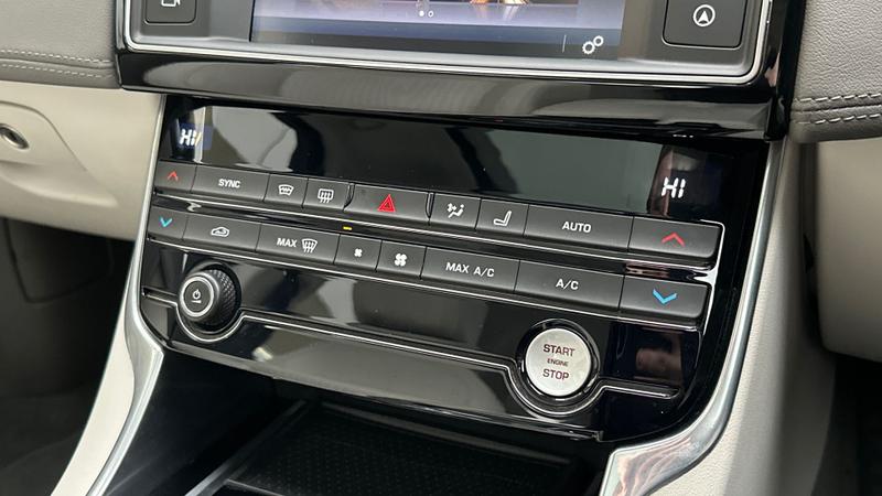 Used Jaguar XE 2017 for sale - 77407024: Photo 12