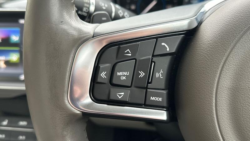 Used Jaguar XE 2017 for sale - 77407024: Photo 15