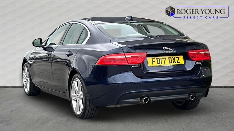 Used Jaguar XE 2017 for sale - 77407024: Photo 2