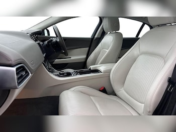 Used Jaguar XE 2017 for sale - 77407024: Photo