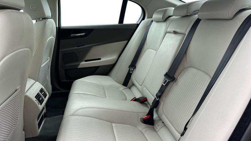 Used Jaguar XE 2017 for sale - 77407024: Photo 4