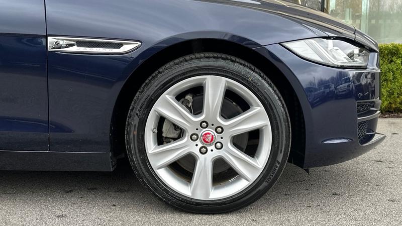 Used Jaguar XE 2017 for sale - 77407024: Photo 8