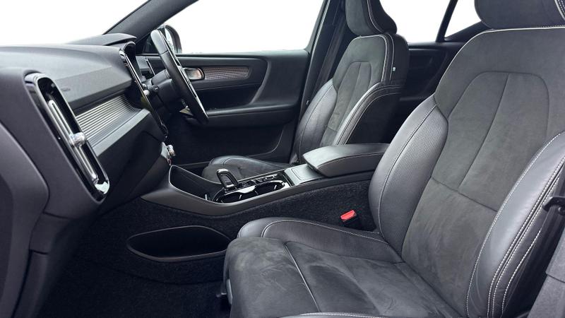 Used Volvo XC40 for sale - 77364197: Photo 3