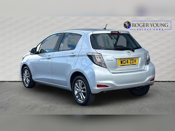 Used Toyota Yaris 2014 for sale - 79585084: Photo