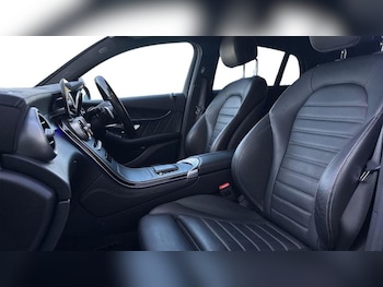 Used Mercedes-Benz GLC 2019 for sale - 77364182: Photo