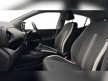 Used Hyundai i10 2024 for sale - 77545775: Photo