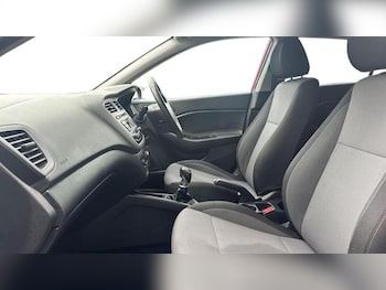 Used Hyundai i20 2017 for sale - 79344586: Photo