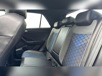Used Volkswagen T-Roc 2022 for sale - 79421316: Photo
