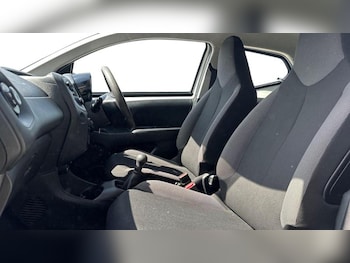 Used Toyota AYGO 2019 for sale - 78443176: Photo